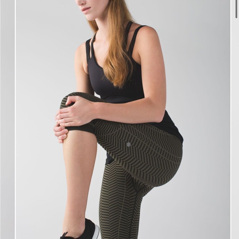 Lululemon In The Flow Crop - Picture 1 of 7